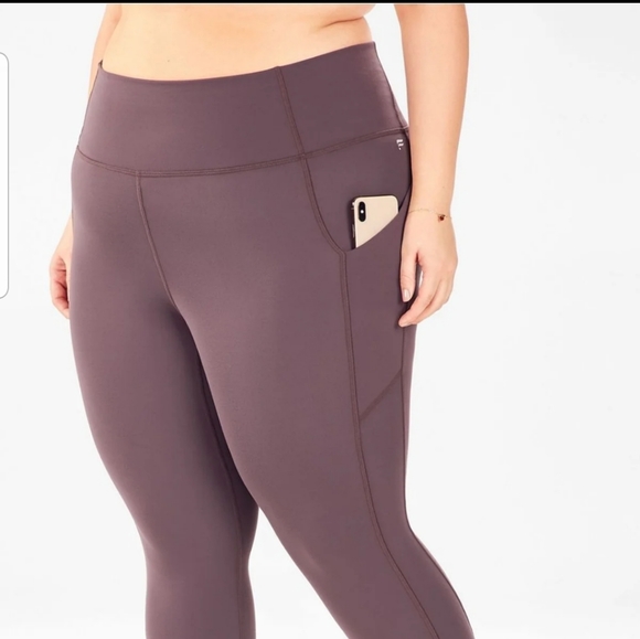 Fabletics workout pants - Picture 2 of 9